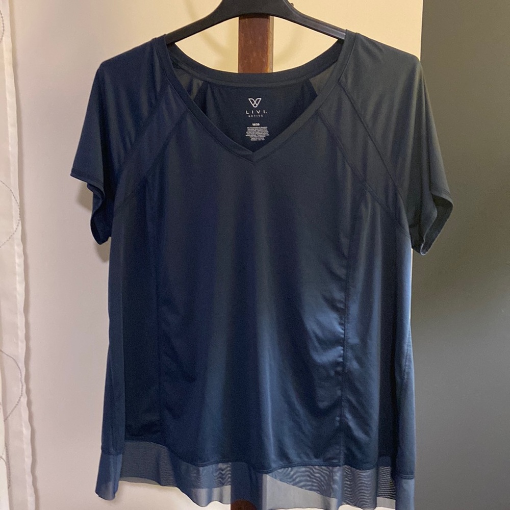 Livi active wear shirt